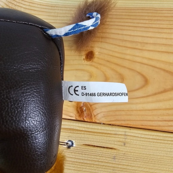 Lion Plush in Bavarian Trachten Style Lederhosen and Hat Stuffed Animal Toy - Picture 6 of 8